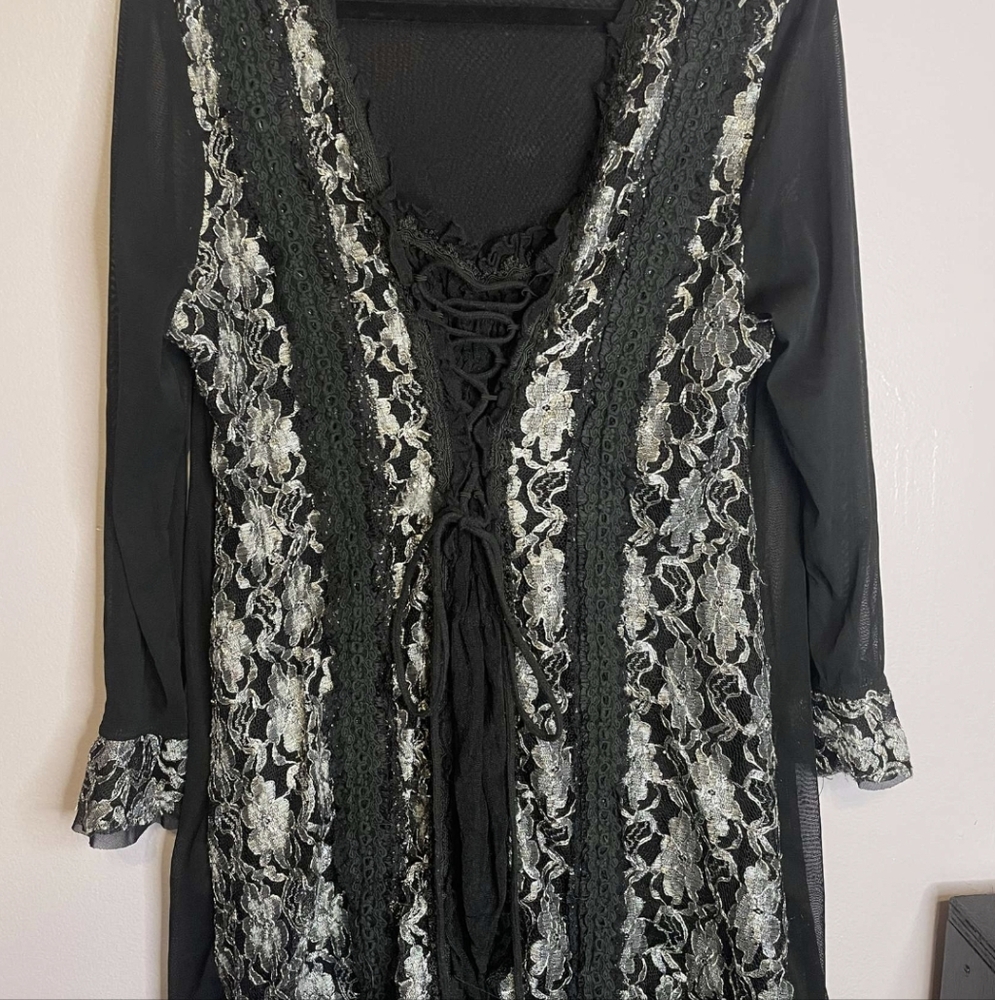 Pretty angels lace tunic